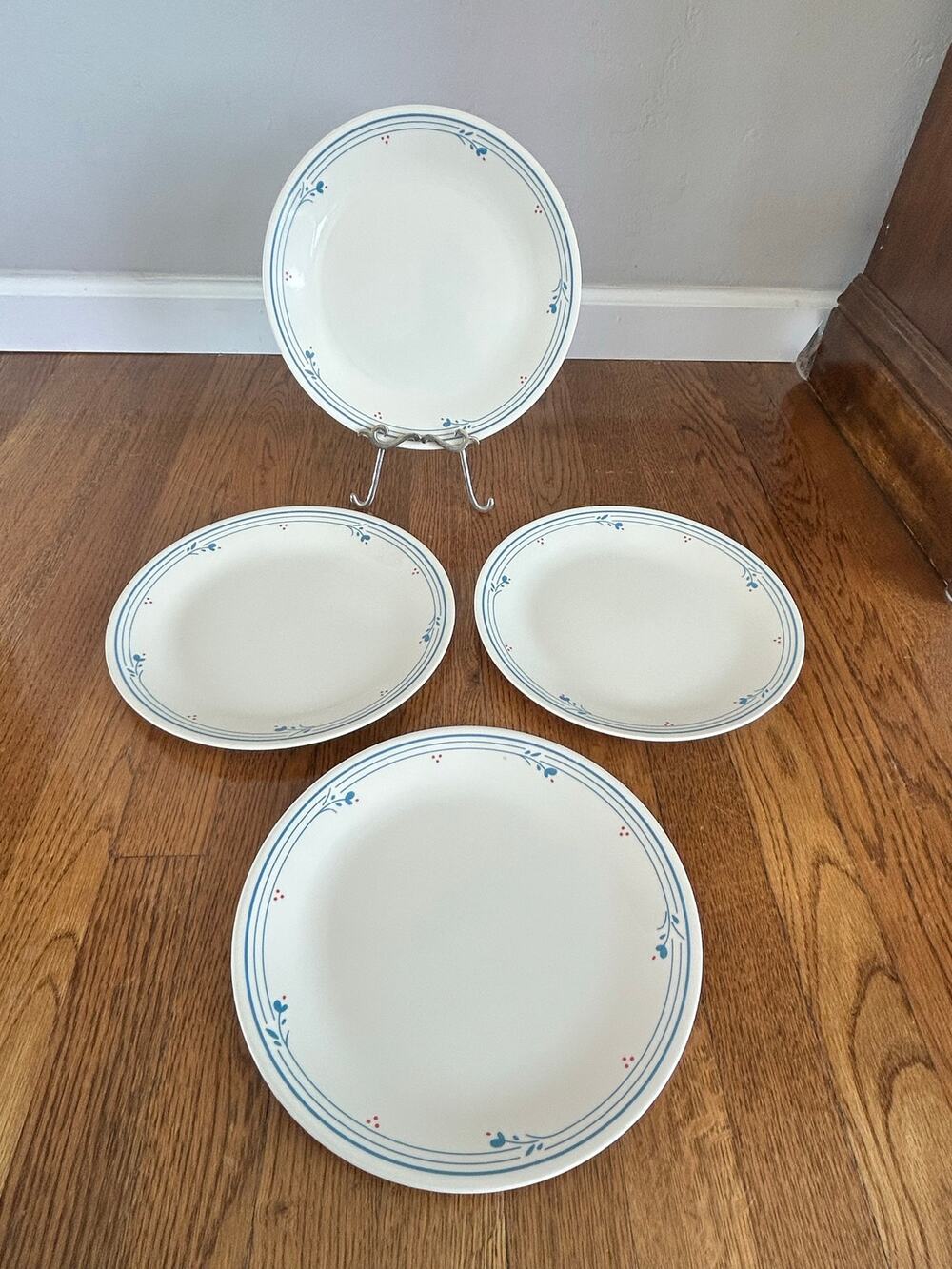 Vintage Corelle Country Violets Dinner Plates Set of 4